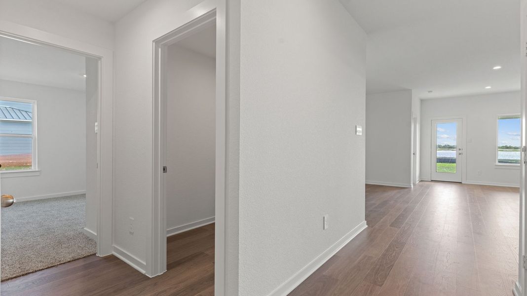 Spacious, unfurnished interior of a new home in Grand Cay Harbour, Texas City (Image 7). Spacious, unfurnished interior of a new home in Grand Cay Harbour, Texas City (Image 7).