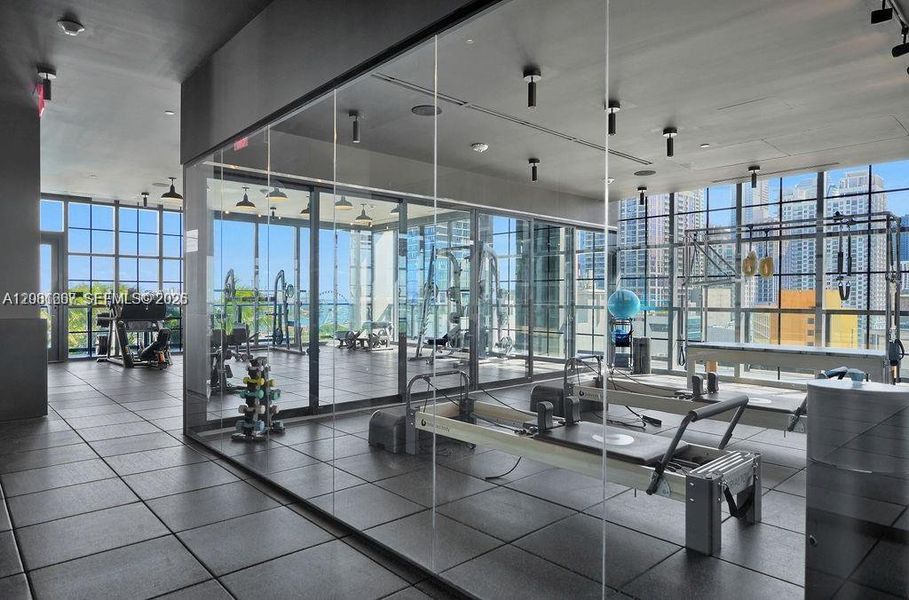 Community amenities in , Miami (Image 6).