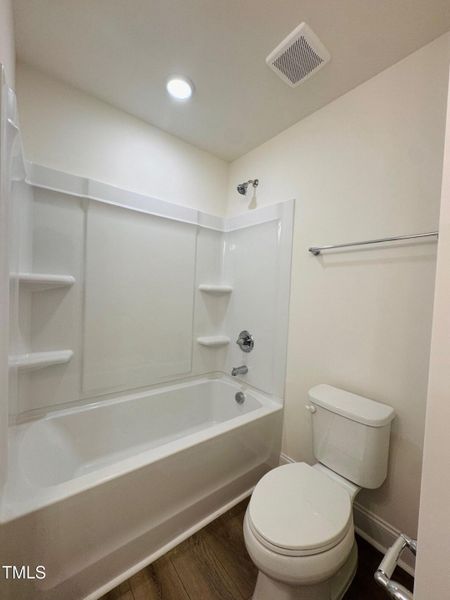 Hall Tub/Shower