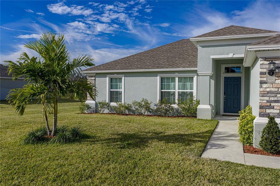 Front exterior of a new home in , Sebring, FL, highlighting curb appeal (Image 23).