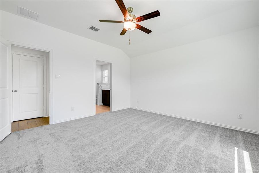 Spacious, unfurnished interior of a new home in River Ridge, Crandall (Image 22).