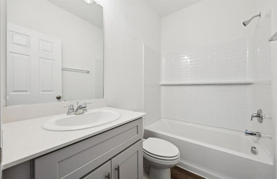Spacious secondary bathroom