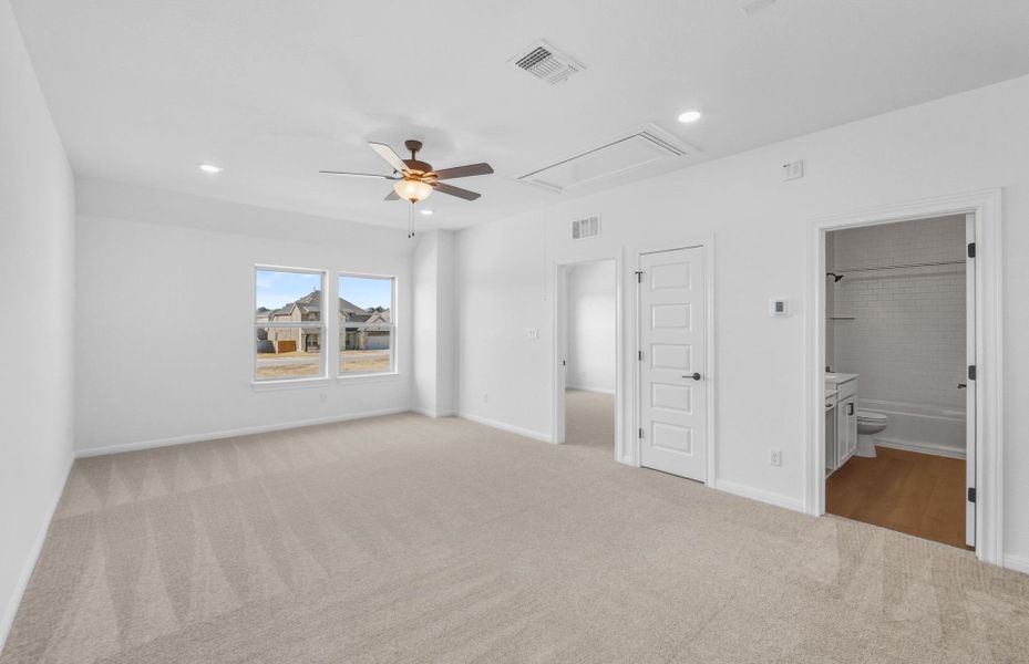 Spacious, unfurnished interior of a new home in Bluffview Reserve, Leander (Image 54).