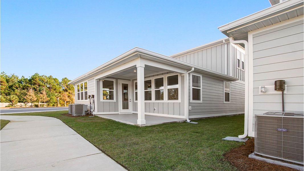 Representative exterior details of a home built from the Trenton by D.R. Horton in Parkside, Santa Rosa Beach (Image 3).