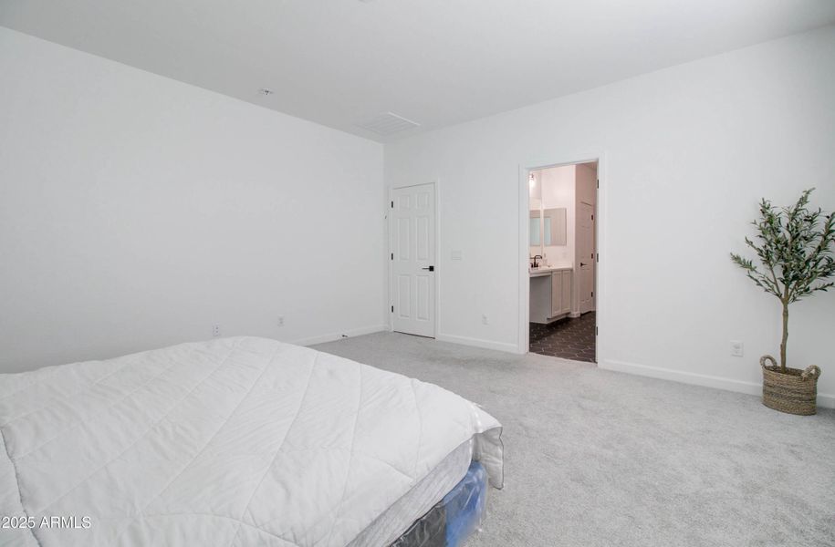 Master Bedroom - Upstairs