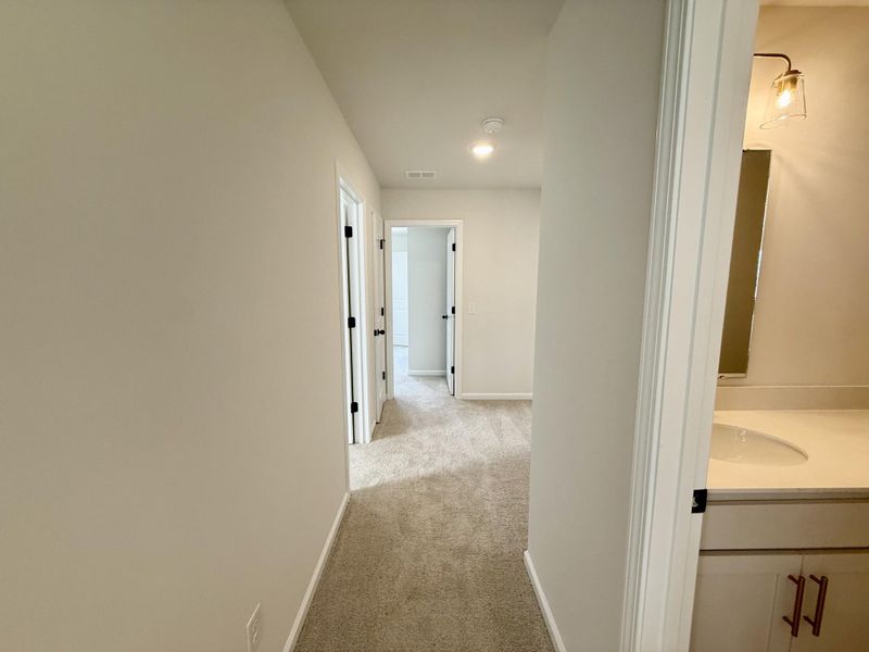 Spacious, unfurnished interior of a new home in , Summerville (Image 30).