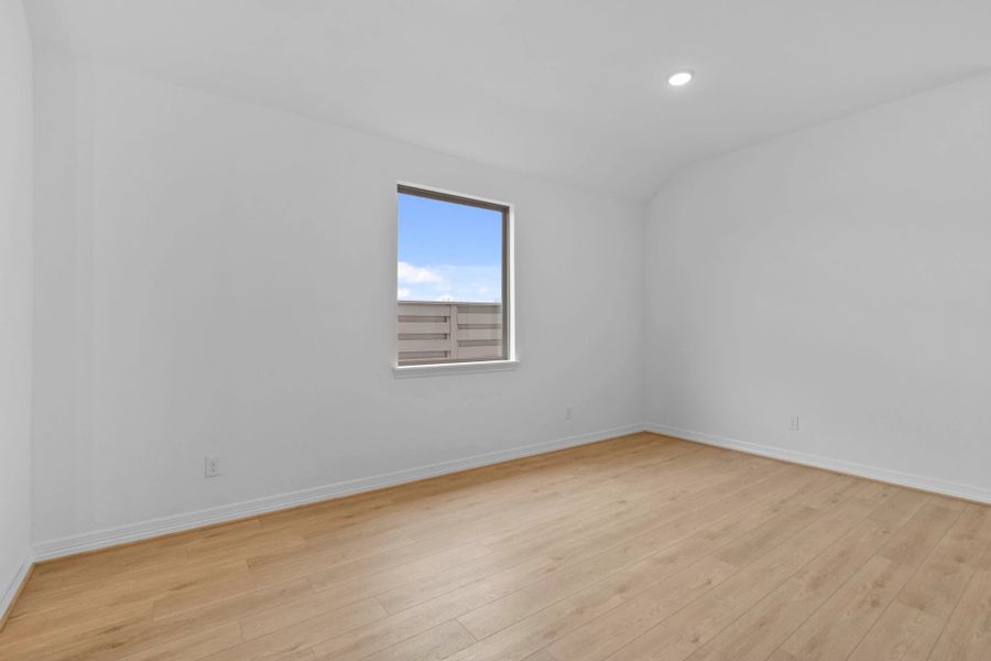 Spacious, unfurnished interior of a new home in Austin Point, Richmond (Image 13).