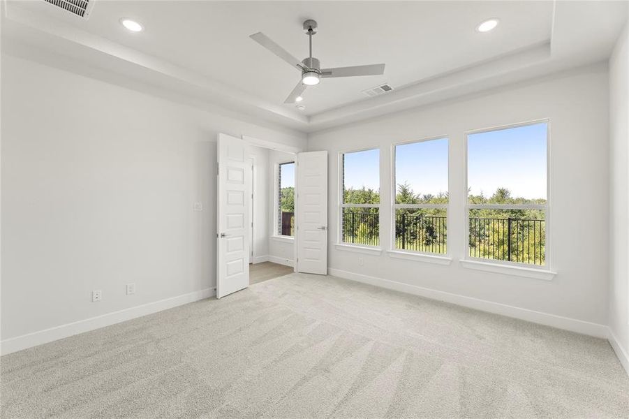 Spacious, unfurnished interior of a new home in The Highlands, Rockwall (Image 7).