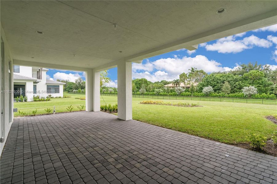 Image 71 of a home in .