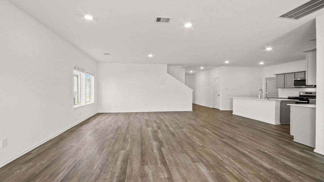 Representative unfurnished interior of a home built from the Perry by D.R. Horton in Mill Creek, Magnolia (Image 11). Representative unfurnished interior of a home built from the Perry by D.R. Horton in Mill Creek, Magnolia (Image 11).