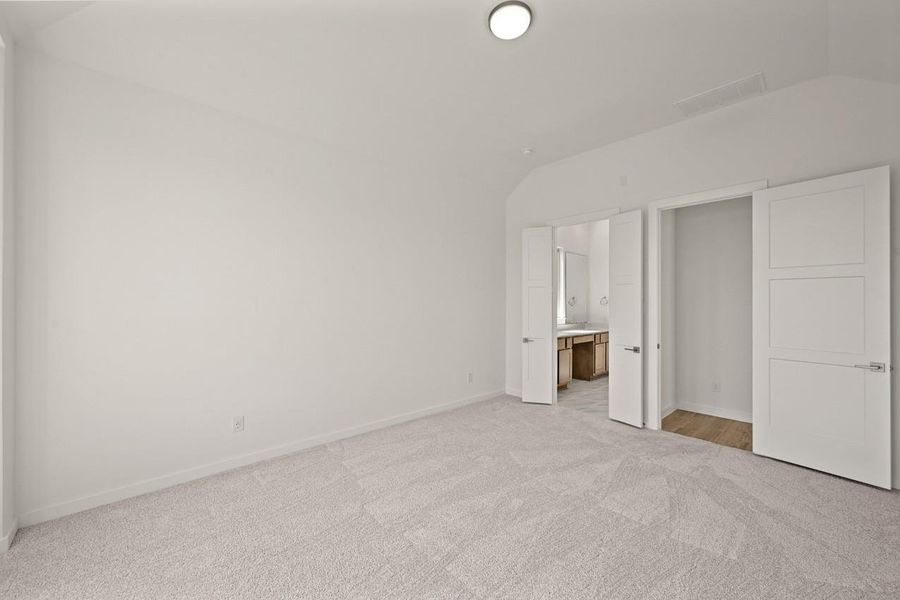 Spacious, unfurnished interior of a new home in Kresston: 55ft. lots, Magnolia (Image 23).