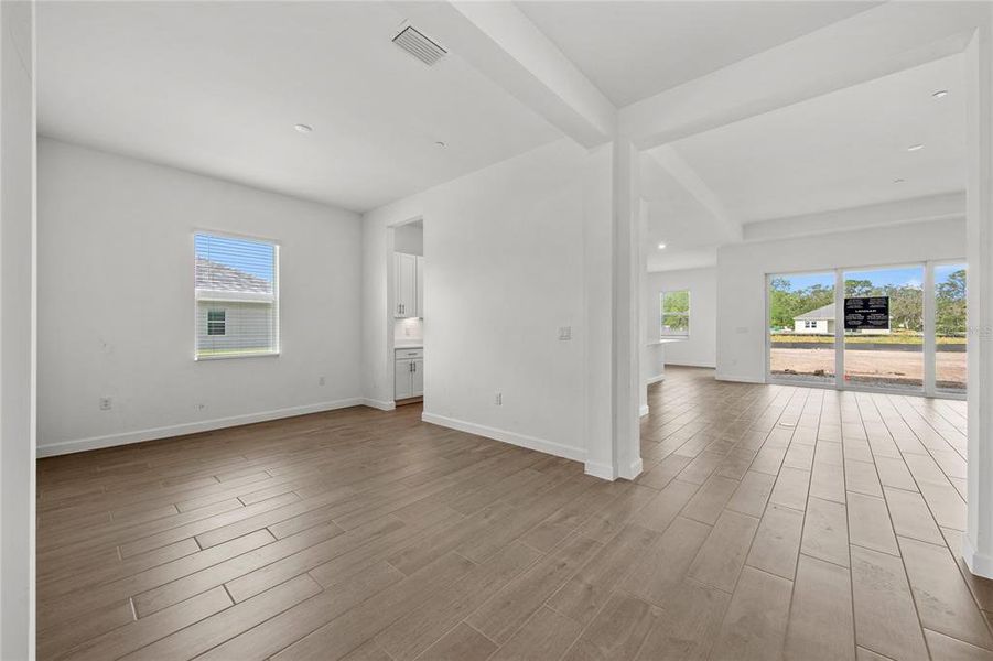 Spacious, unfurnished interior of a new home in Calusa Country Club, Lakewood Ranch (Image 32).