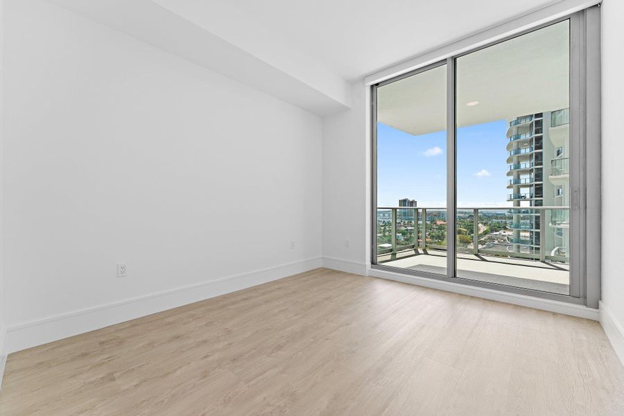 058-220LakeShoreDr-1219-WestPalmBeach-SM