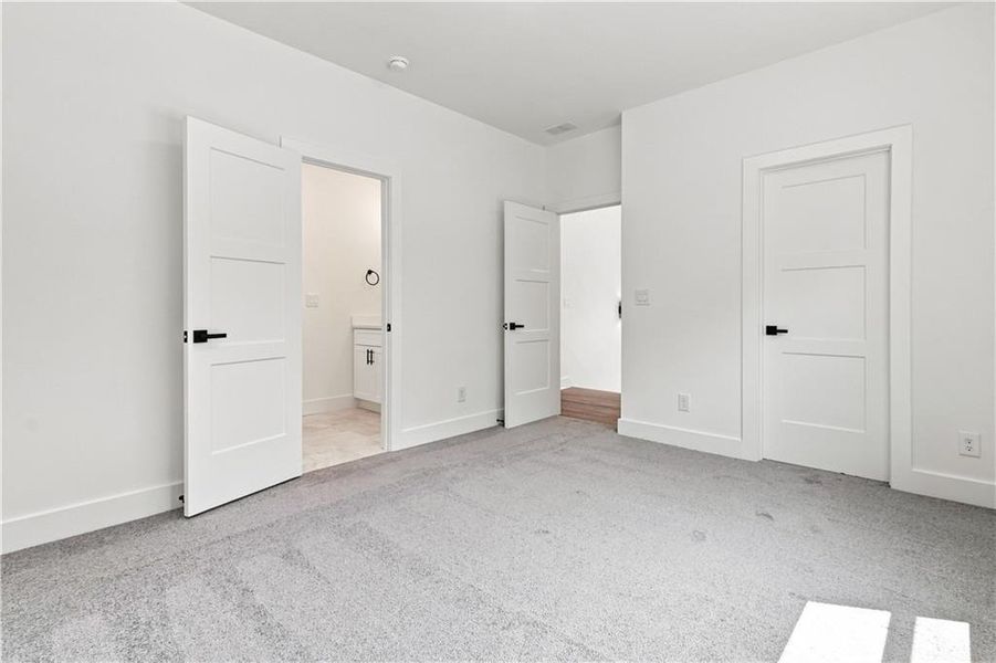 Spacious, unfurnished interior of a new home in , Gainesville (Image 35). Spacious, unfurnished interior of a new home in , Gainesville (Image 35).