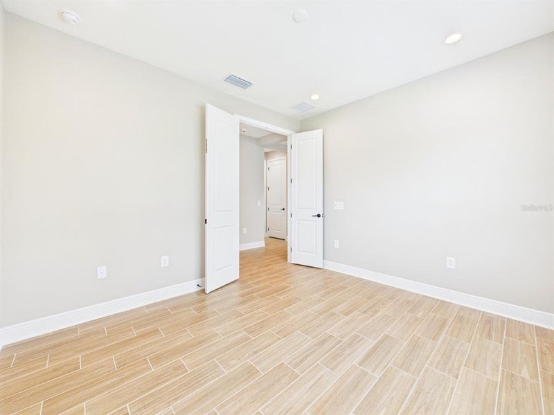 Spacious, unfurnished interior of a new home in , Sarasota (Image 25). Spacious, unfurnished interior of a new home in , Sarasota (Image 25).