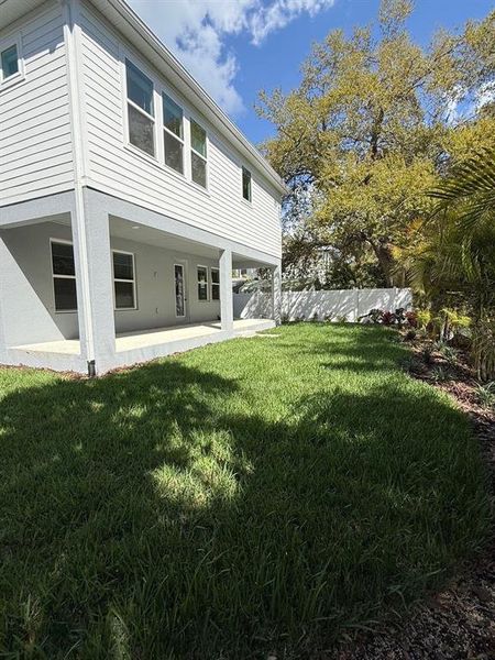 Exterior details and patio area of a home in , Tampa (Image 3).