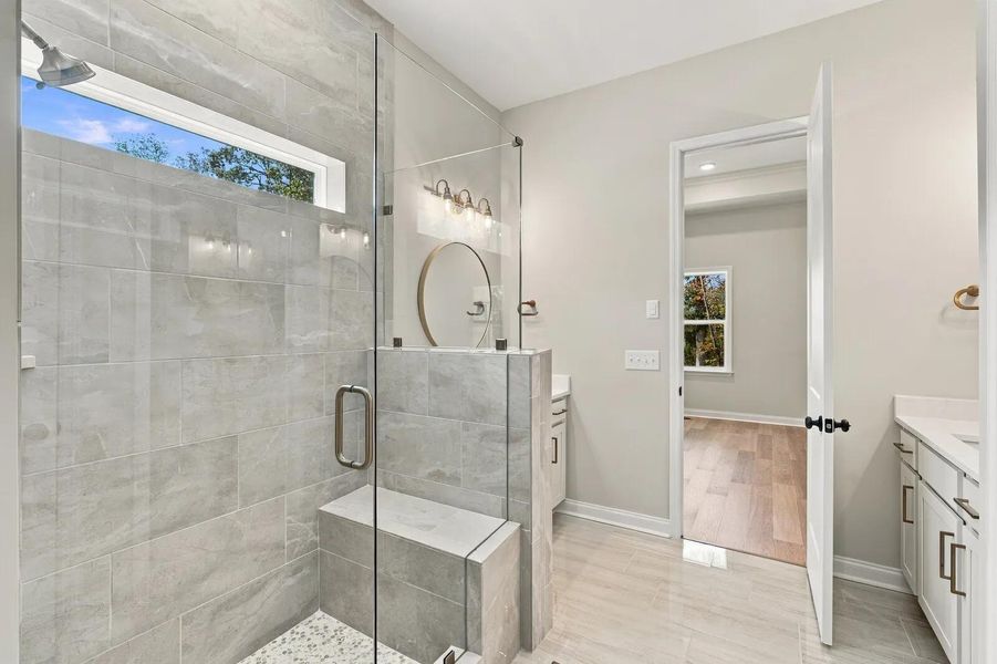 Everly E Primary Bath