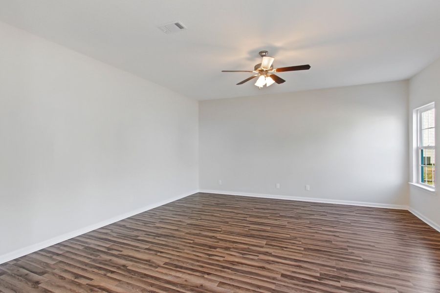 Representative unfurnished interior of a home built from the The Sunbury by RTS Homes in Doctor's Creek, Ludowici (Image 15).