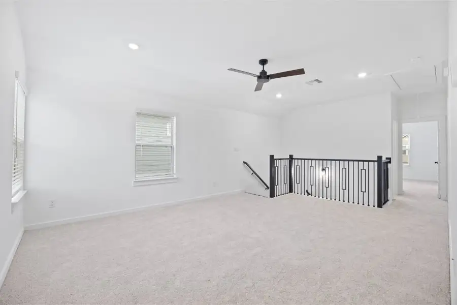 Spacious, unfurnished interior of a new home in Glendale Lakes, Rosharon (Image 30). Spacious, unfurnished interior of a new home in Glendale Lakes, Rosharon (Image 30).