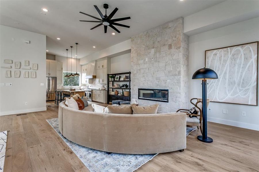 Furnished interior view inside a new home in , Grapevine (Image 5).