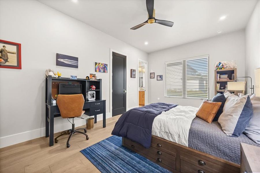 Furnished interior view inside a new home in , Gotha (Image 50).