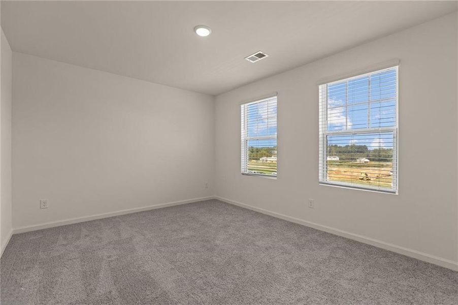 Spacious, unfurnished interior of a new home in Crescent Pointe, Carrollton (Image 17).