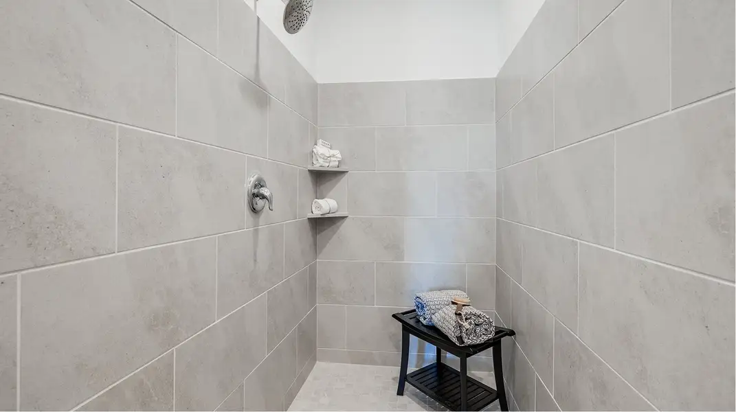 EI Owners Bath Shower