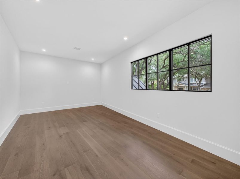 Spacious, unfurnished interior of a new home in , Austin (Image 19).