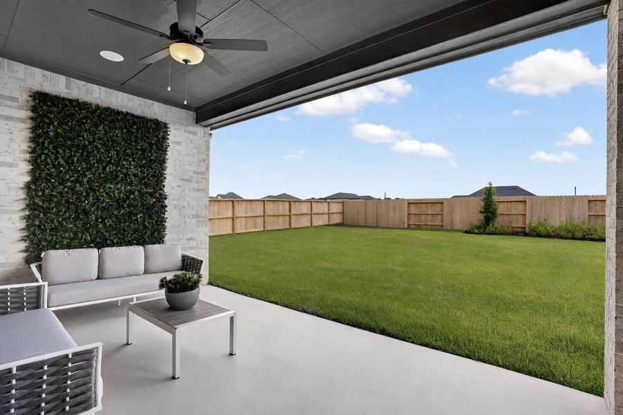 Representative exterior details of a home built from the Vincent by Taylor Morrison in Ryehill, Rosenberg (Image 4).