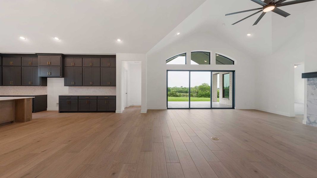 Spacious, unfurnished interior of a new home in Sweetgrass, Haslet (Image 20).