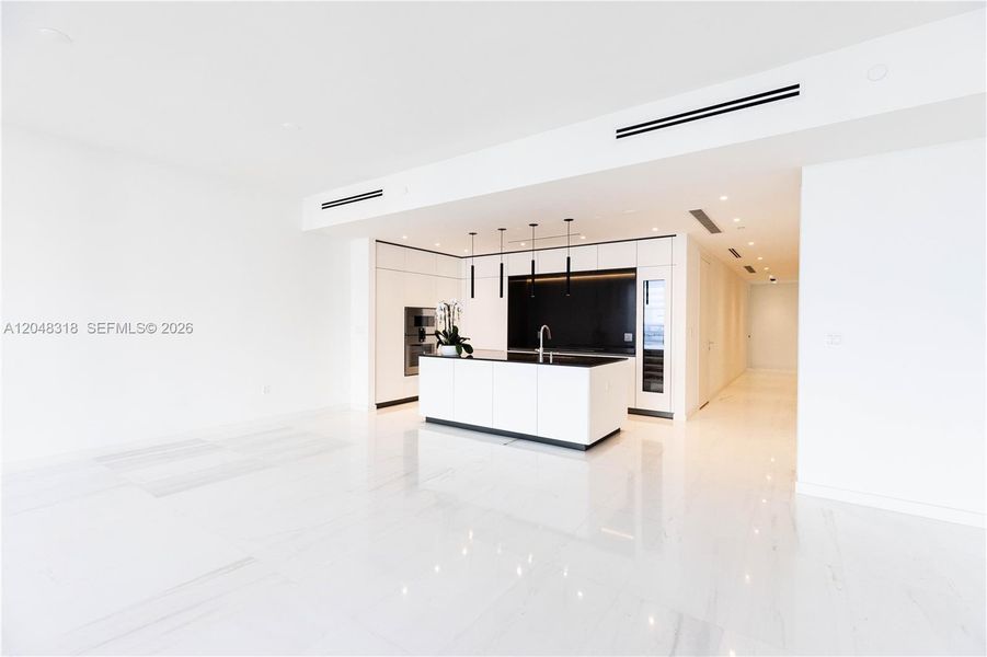 Dining / Kitchen Dining / Kitchen