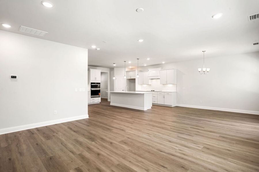Spacious, unfurnished interior of a new home in Waterways, Richmond Hill (Image 52).