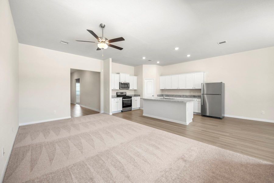 Spacious, unfurnished interior of a new home in Lago Mar, Texas City (Image 4). Spacious, unfurnished interior of a new home in Lago Mar, Texas City (Image 4).