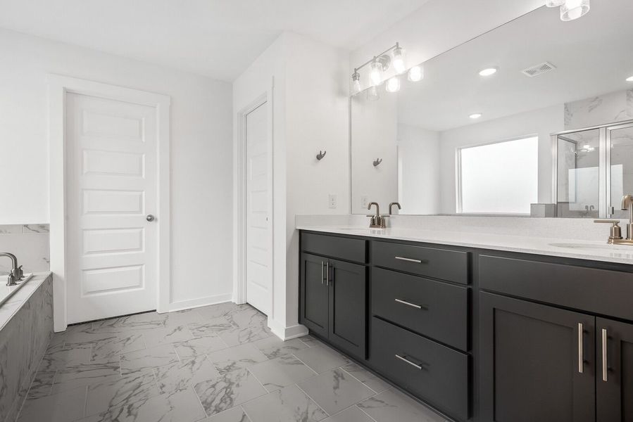 Furnished interior view inside a new home in Calista Farms, White House (Image 90).