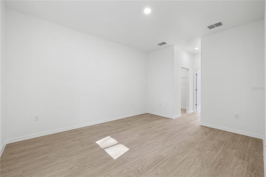 Spacious, unfurnished interior of a new home in , Poinciana (Image 22).