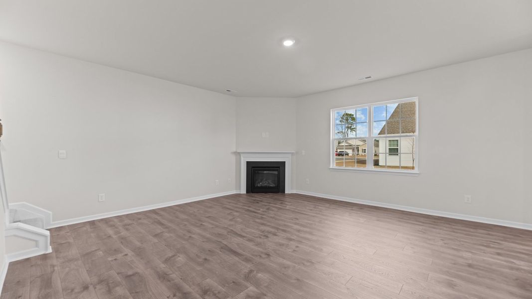 Spacious, unfurnished interior of a new home in West New Bern, New Bern (Image 14).