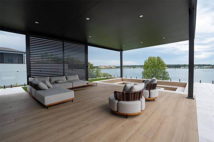 Exterior details and patio area of a home in , Montverde (Image 25).