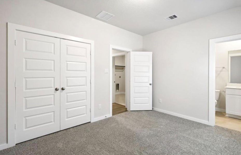 Spacious, unfurnished interior of a new home in Wall Street Village, Richmond (Image 24).
