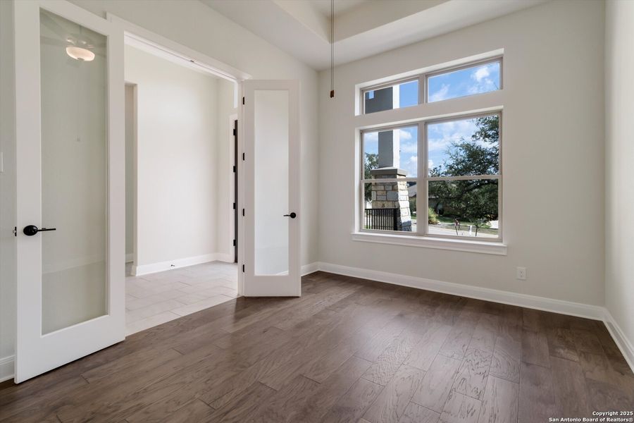 Spacious, unfurnished interior of a new home in Johnson Ranch, Bulverde (Image 23).