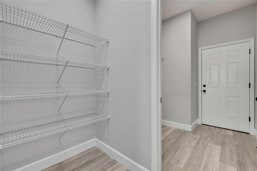 Spacious, unfurnished interior of a new home in , Dade City (Image 33).