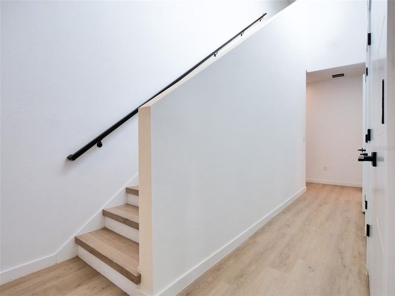 Spacious, unfurnished interior of a new home in , St. Petersburg (Image 18).