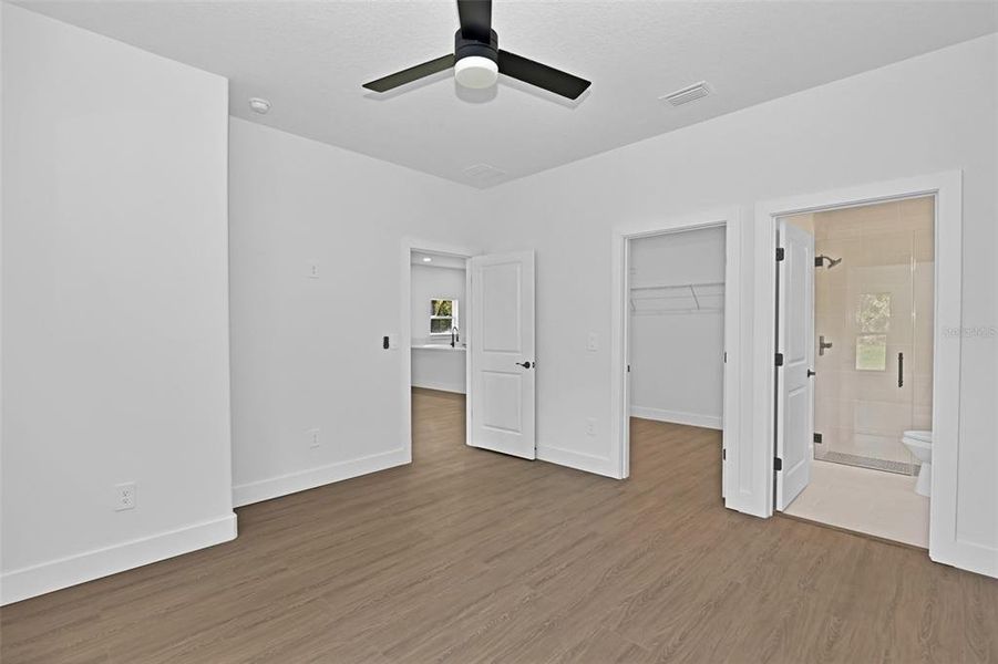 Spacious, unfurnished interior of a new home in , Dunnellon (Image 38).