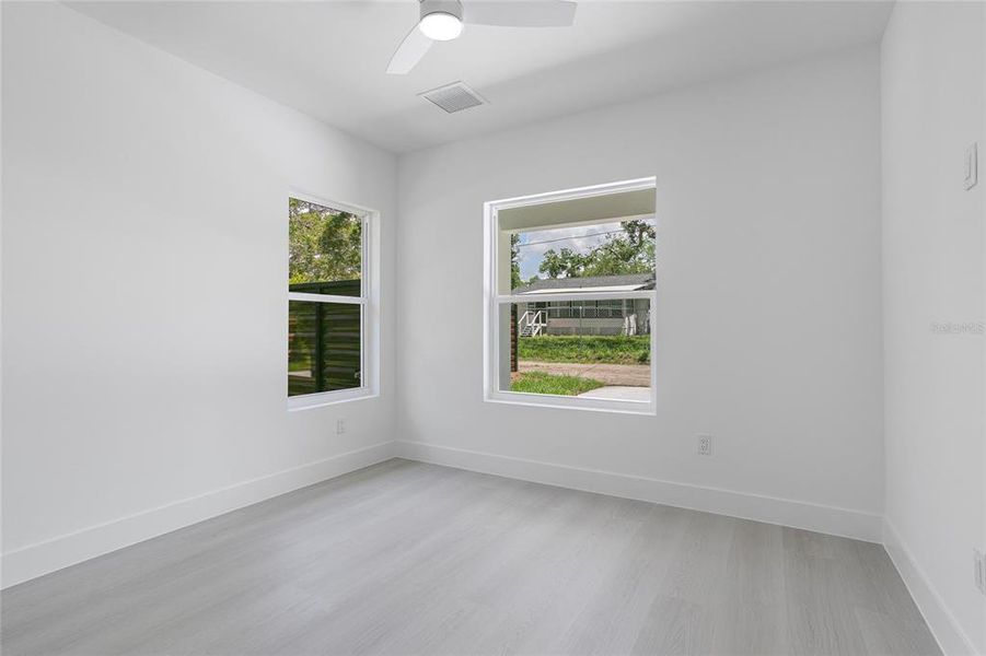 Spacious, unfurnished interior of a new home in , St. Petersburg (Image 24).