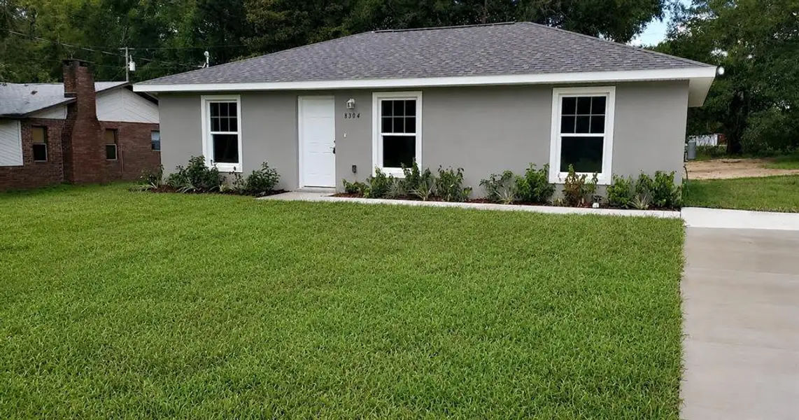 Exterior details and patio area of a home in , Ocala (Image 2). Exterior details and patio area of a home in , Ocala (Image 2).