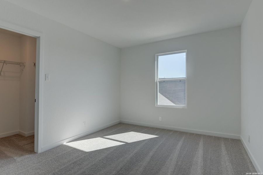 Spacious, unfurnished interior of a new home in Nopal Valley, San Antonio (Image 18).