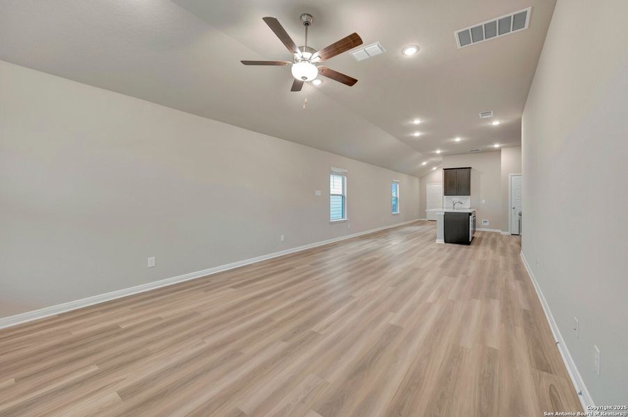 Spacious, unfurnished interior of a new home in Park Place, New Braunfels (Image 13).