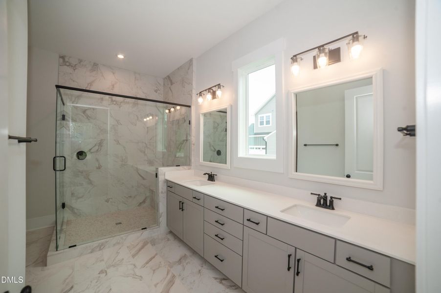 WFDS-0109_00_Parkette D_Primary Bath a WFDS-0109_00_Parkette D_Primary Bath a