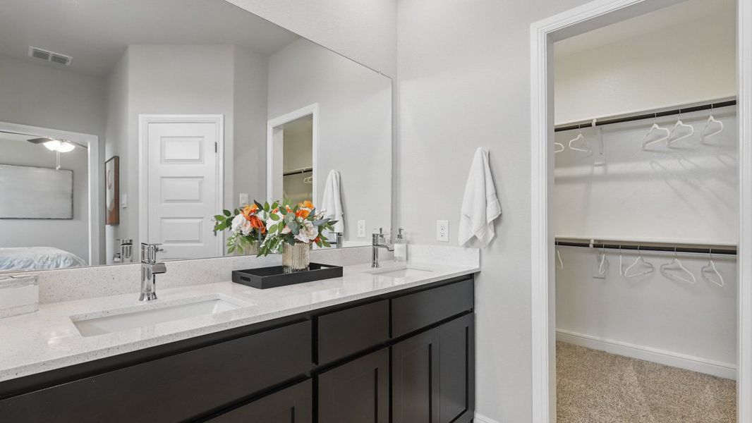 Furnished interior view inside a new home in Legado, Cleburne (Image 24).