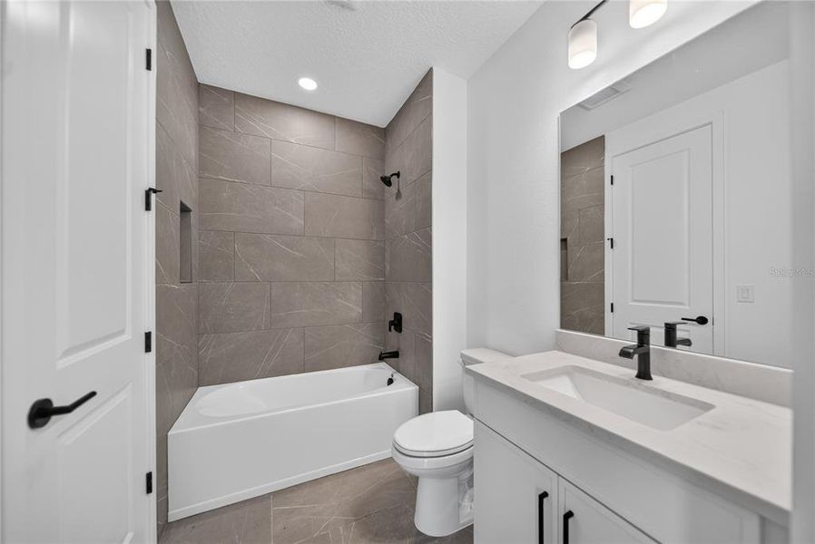 Furnished interior view inside a new home in Gracewater at Sarasota, Sarasota (Image 8).