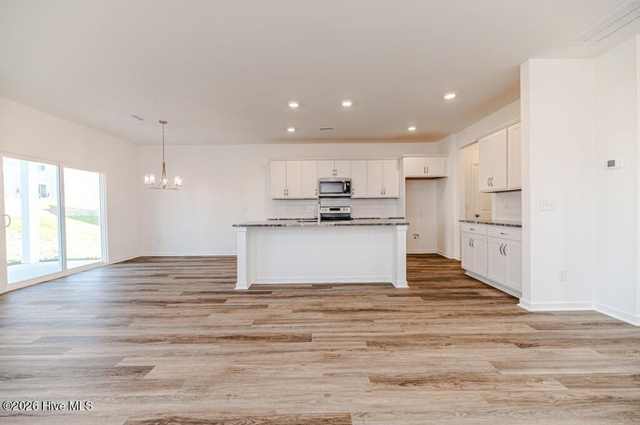 Spacious, unfurnished interior of a new home in Fords Reach, Bolivia (Image 18).